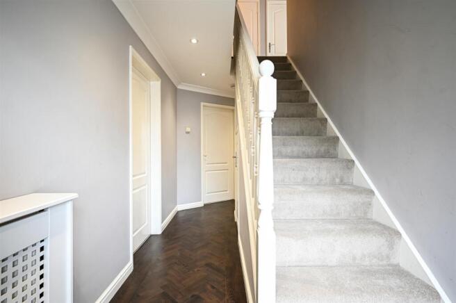 4 bed Detached for sale Image 5