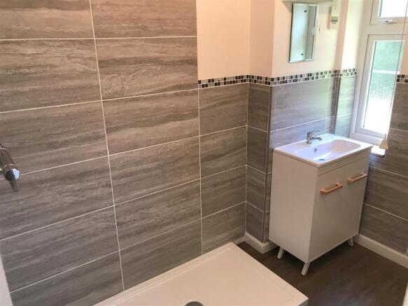 Ensuite.JPG