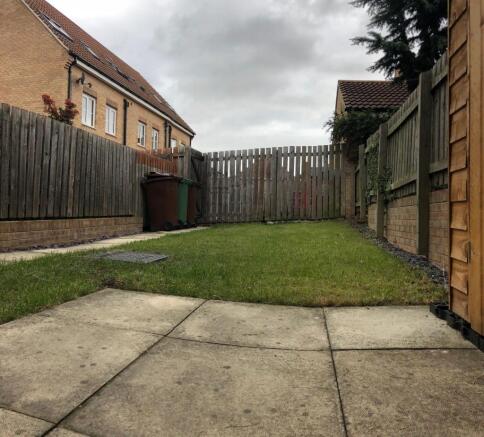 2 bed Town House to rent Image 9