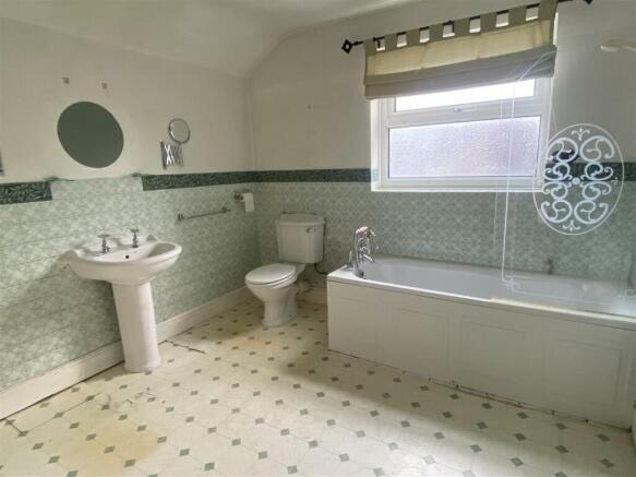 FF Bathroom.jpeg