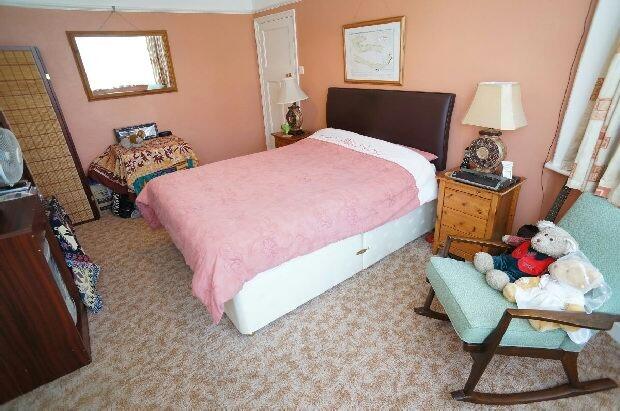 2nd Photo of Bed 1