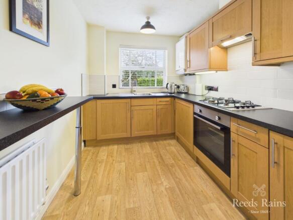 2 bed Apartment for sale Image 5