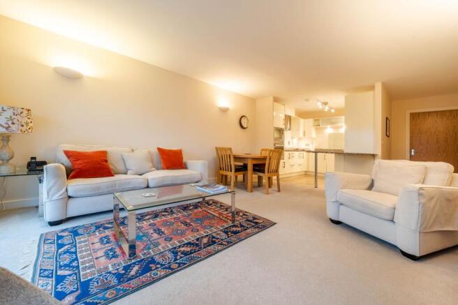 OPEN PLAN LIVING AREA