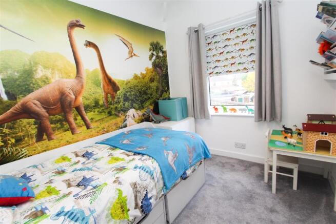 BEDROOM 4.jpg