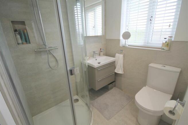 BHR Ensuite i.JPG
