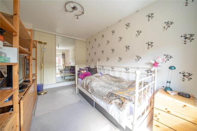 4 bed Semi-Detached for sale Image 9