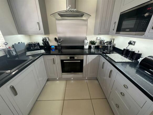 Kitchen..jpeg