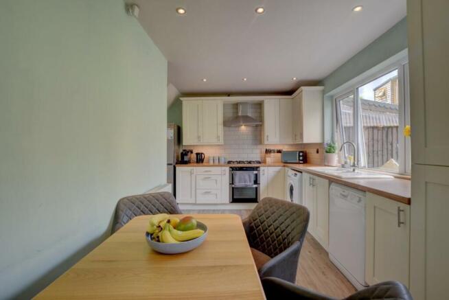 KITCHEN 2.jpg