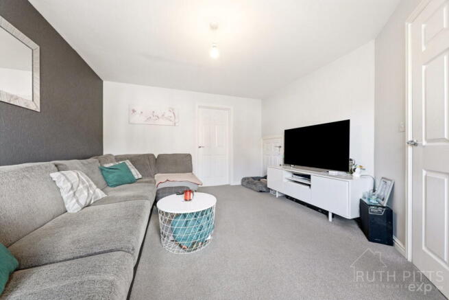 3 bed Semi-Detached for sale Image 5