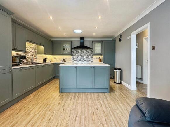 Kitchen.JPG