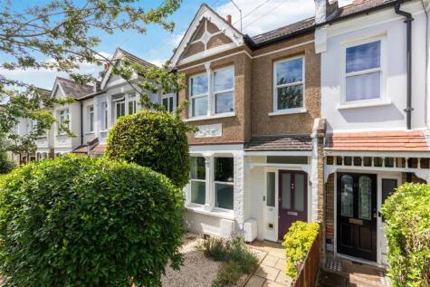 Prince Georges Avenue, Raynes Park