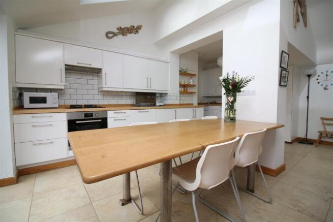 Open Plan Kitchen/Lounge Area