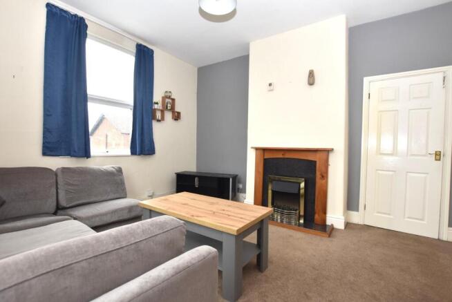 Living room 2.JPG
