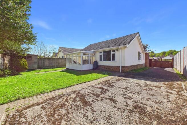 Fairview Drive, Broadstone, Dorset, BH18 photo 4