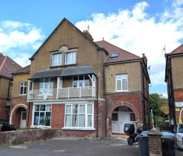 Flat 1, 75 Beach Road, Littlehampton, BN17 5JH