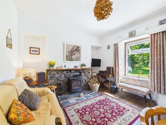 Sitting Room & Dining Area