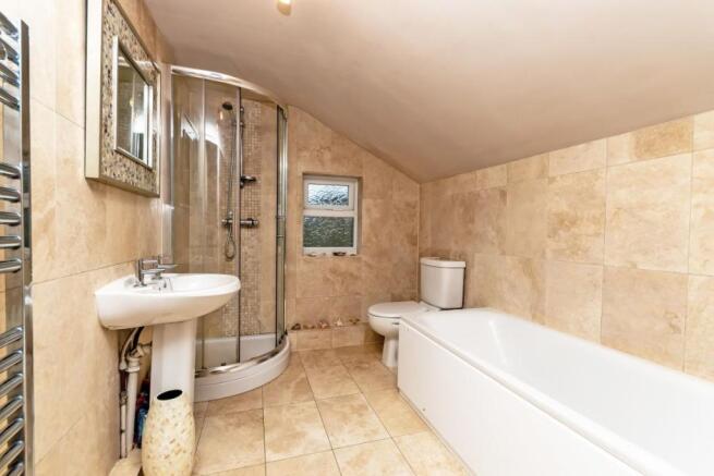 En-Suite Bathroom