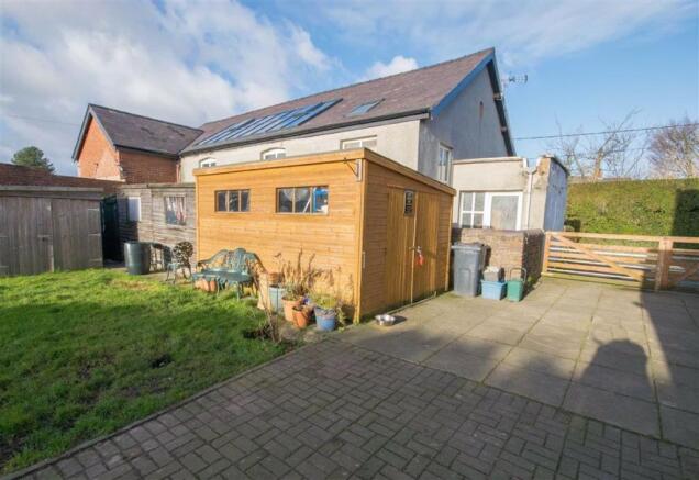 GARDEN SHED