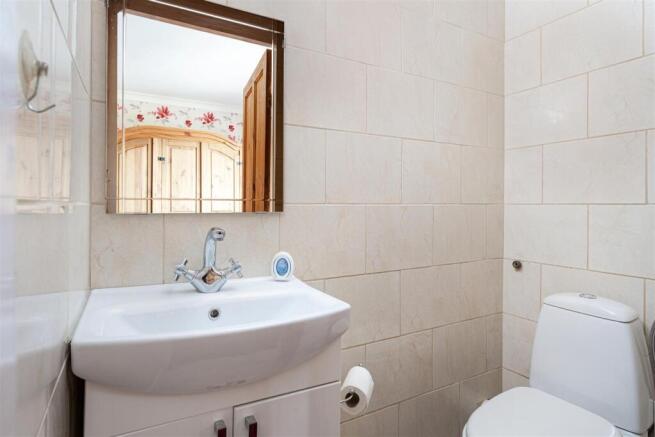 5 bed Semi-Detached for sale Image 12