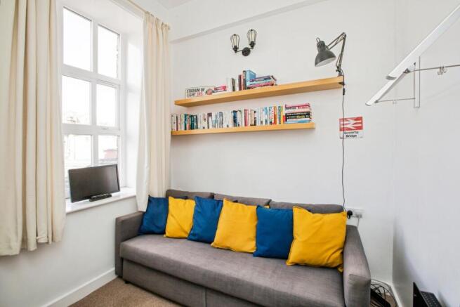 2 bed Flat for sale Image 11