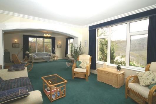 Lounge/ dining