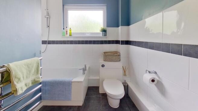 Wentworth-Drive-Bathroom.jpg