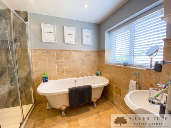 3 bed Detached for sale Image 12