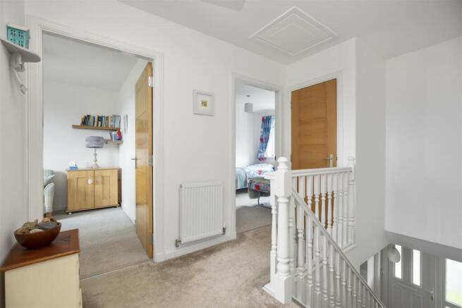 32 Wallace Crescent 24.jpg
