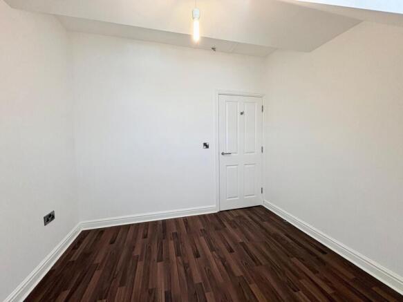 2 bed Flat to rent Image 8