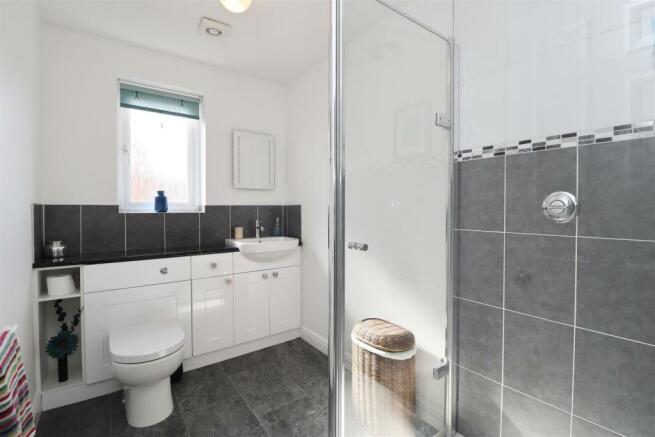 4 bed Detached for sale Image 10
