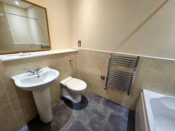 1 bed Apartment to rent Image 6