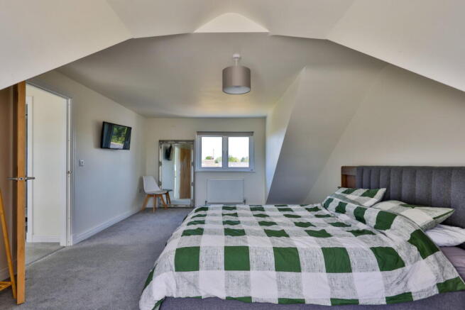 6 bed Detached for sale Image 7