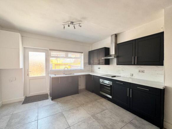 2 bed Terraced for sale Image 8