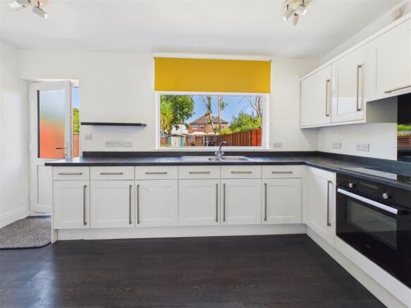 2 bed Semi-Detached for sale Image 7