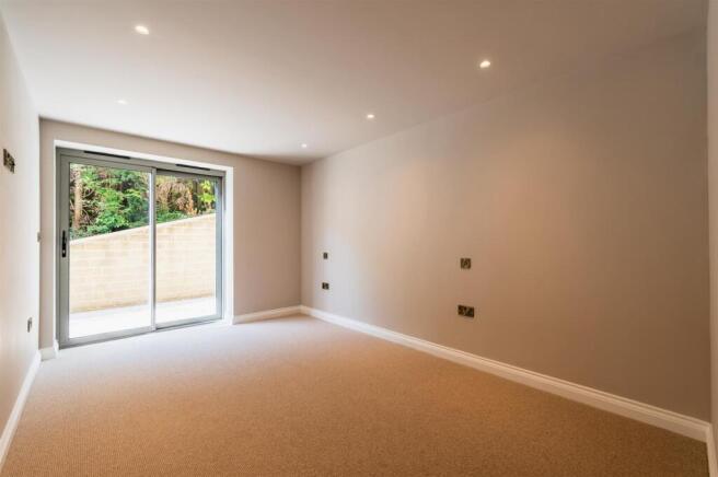 3 bed Apartment for sale Image 12