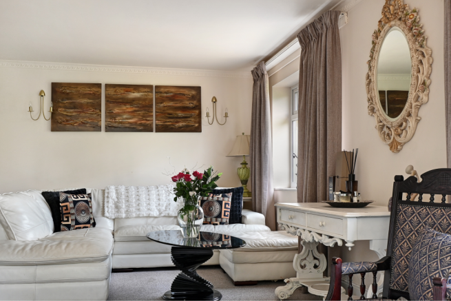 5 bed Detached for sale Image 8