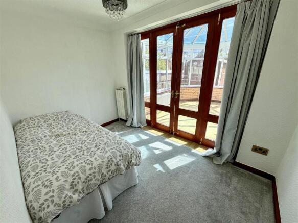 2 bed Semi-Detached Bungalow for sale Image 10