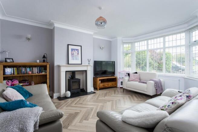 565 King Lane-11.jpg