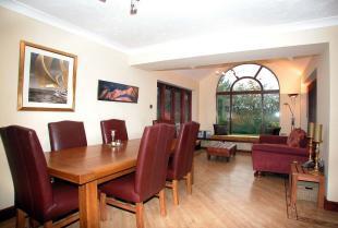 Dining/sitting area
