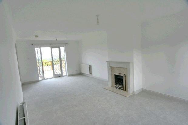 Lounge/Dining Room2