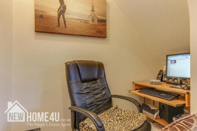 LOUNGE:
