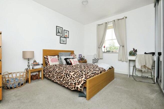 4 bed Detached for sale Image 4