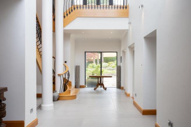 6 bed Detached for sale Image 12
