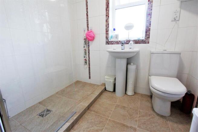 Shower Room.JPG