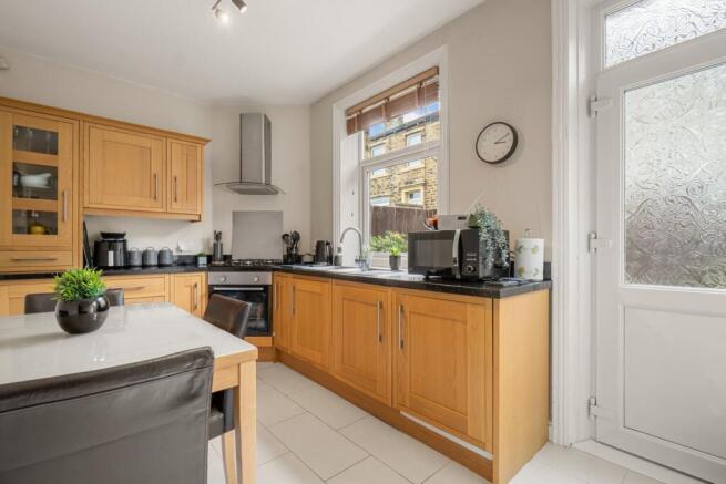 2 bed Terraced for sale Image 5