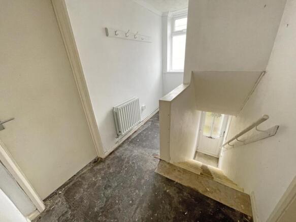 Orchard Crescent 27 - Landing.jpg