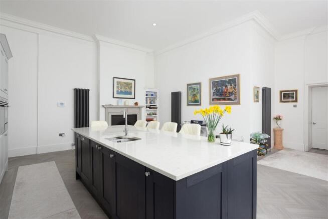 2 bed Apartment for sale Image 5