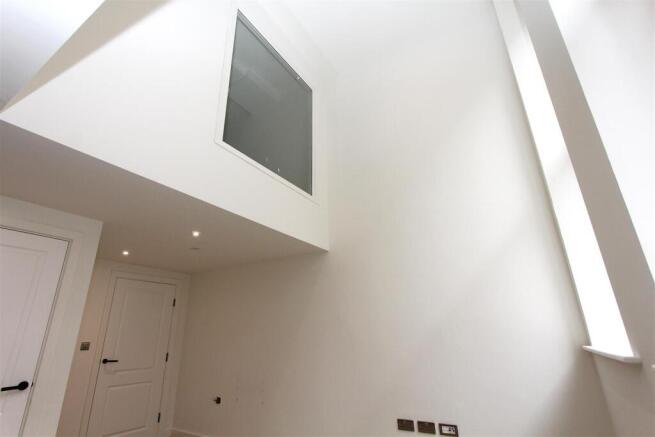 2 bed Apartment to rent Image 4