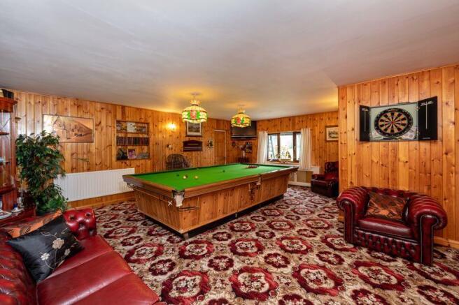 Games/snooker ...