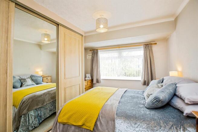 3 bed Semi-Detached for sale Image 9